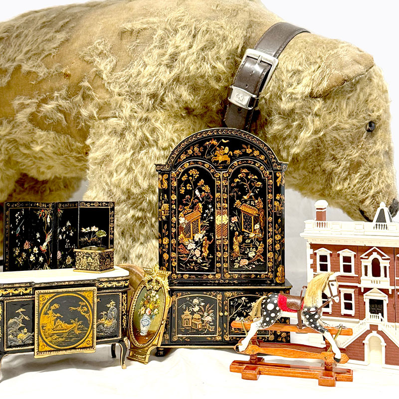 Antiques & Collectors