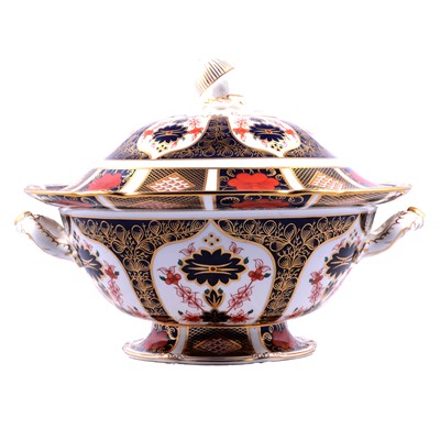Lot 38 - Royal Crown Derby Old Imari soup tureen, 1128