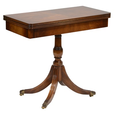 Lot 457 - Reproduction mahogany foldover pedestal card table