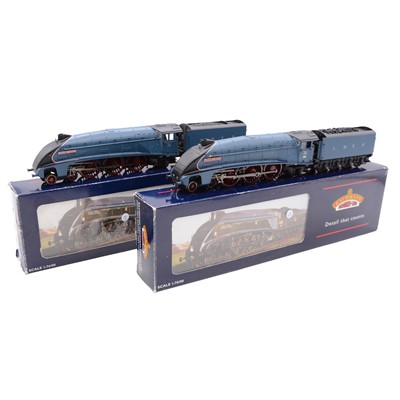 Lot 433 - Two Bachmann OO gauge locomotives, 31-959
