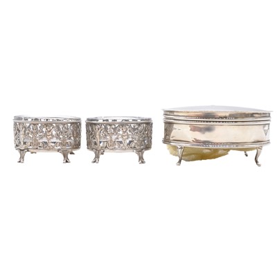 Lot 217 - Silver ring box and a pair of white metal salts with glass liners