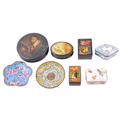 Lot 194 - Small collection of lacquered and enamelled boxes
