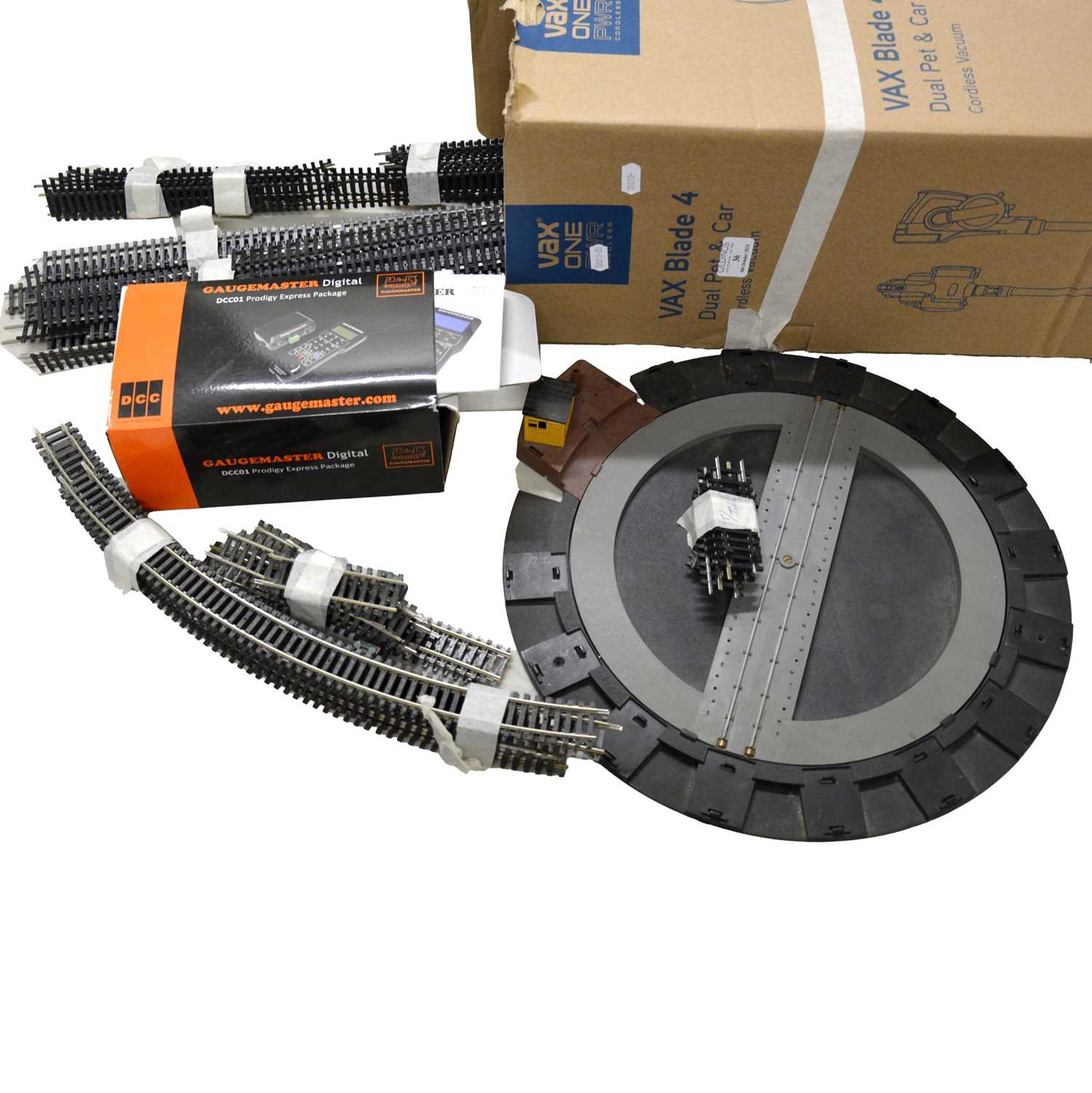 Lot 36 - OO gauge track, with Gaugemaster DCC control unit
