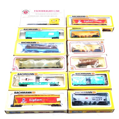 Lot 492 - Twelve Bachmann HO gauge wagons, boxed