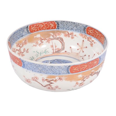Lot 48 - An Imari porcelain bowl