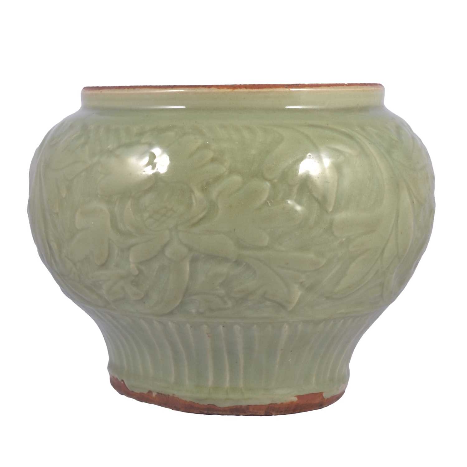 Lot 9 - A large possible Longquan celadon glaze jardiniere