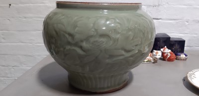 Lot 9 - A large possible Longquan celadon glaze jardiniere
