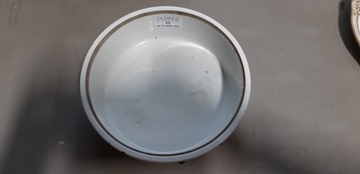 Lot 12 - Antique Chinese blue and white porcelain dish, Qianlong style