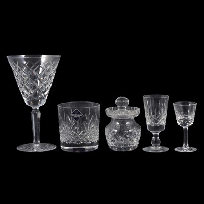 Lot 47 - A collection of table crystal