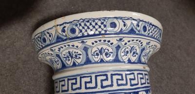 Lot 7 - Blue and white Delft ware pedestal
