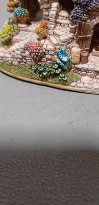 Lot 55 - Collection of six large Lilliput Lane models