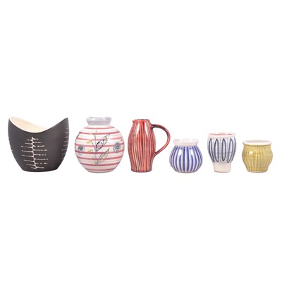 Lot 54 - Collection of Rye Pottery and other mid-century modern ceramics