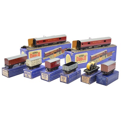 Lot 391 - Eight Hornby Dublo OO gauge wagons, boxed
