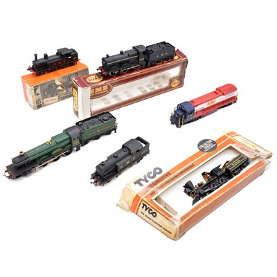 Lot 478 - Six OO and HO gauge locomotives, including Bachmann, Dublo, Triang and others