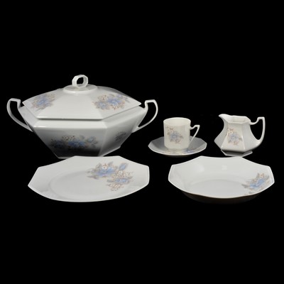 Lot 140 - Limoges Guys Porcelaine dinner service