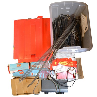 Lot 461 - OO gauge model railway track and control units