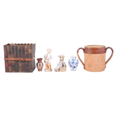 Lot 125 - Ceramics and ornaments