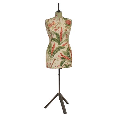 Lot 521 - Contemporary mannequin