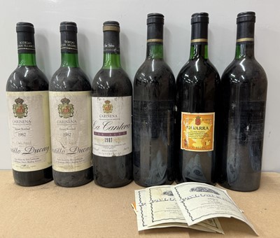 Lot 26 - Twelve assorted bottles of Spanish red wine