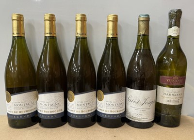 Lot 18 - Twelve assorted French white wines