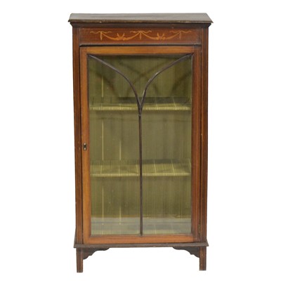 Lot 420 - Edwardian inlaid mahogany china cabinet