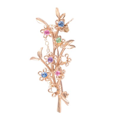 Lot 172 - A 9 carat yellow gold gemset brooch.