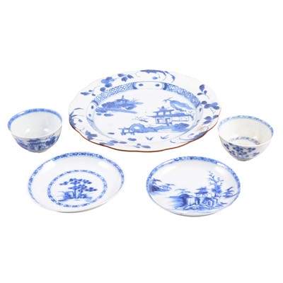 Lot 21 - Nanking Cargo: Plate and two tea bowls and saucers.
