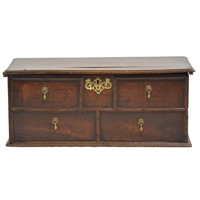 Lot 426 - Boarded oak box