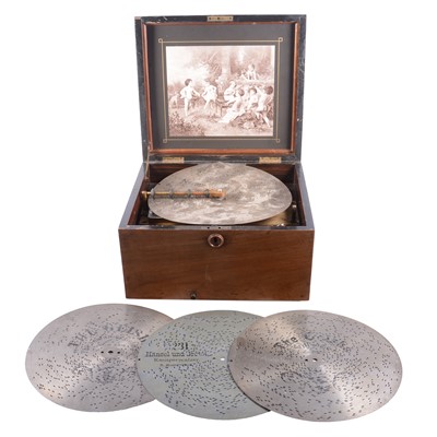 Lot 98 - Walnut cased polyphon
