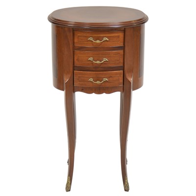 Lot 389 - Reproduction 'table chiffonier' side table