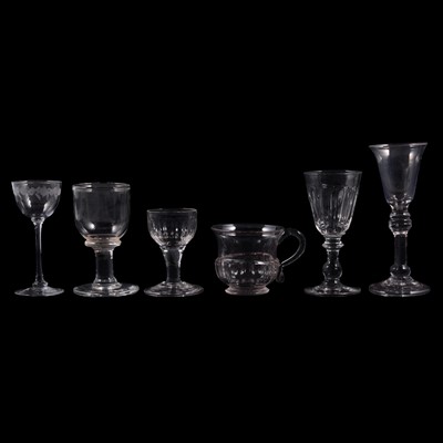 Lot 22 - Small collection of glassware