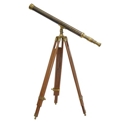 Lot 363 - Modern brass telescope by Nauticalia, London