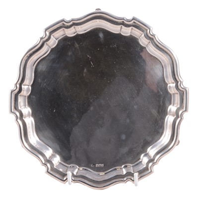 Lot 256 - Silver salver
