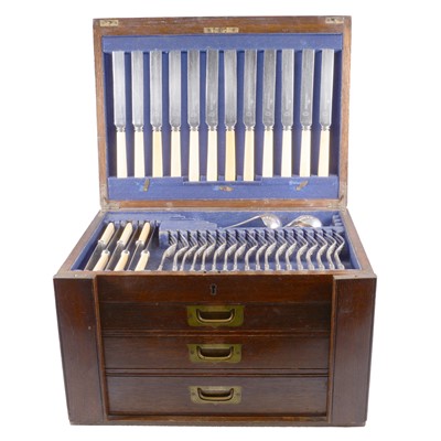 Lot 129 - Matched canteen of silver plated cutlery, Kings pattern, other cutlery, canteen box, etc.