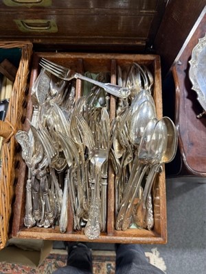 Lot 129 - Matched canteen of silver plated cutlery, Kings pattern, other cutlery, canteen box, etc.