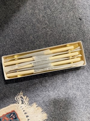 Lot 129 - Matched canteen of silver plated cutlery, Kings pattern, other cutlery, canteen box, etc.
