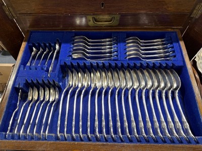 Lot 129 - Matched canteen of silver plated cutlery, Kings pattern, other cutlery, canteen box, etc.