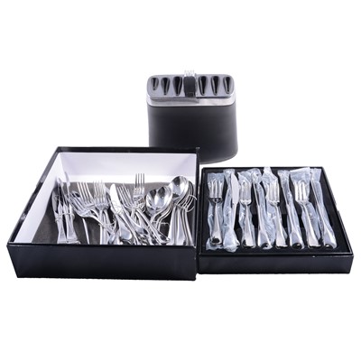 Lot 196 - Modern canteen of Robert Welch cutlery, and a Robert Welch kitchen knife block
