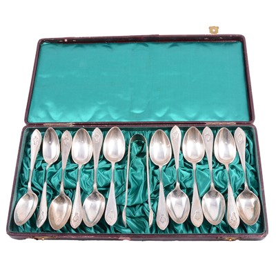 Lot 292 - Set of twelve Edwardian silver teaspoons and matching sugar tongs