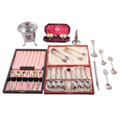 Lot 322 - Small collection of silver and plate