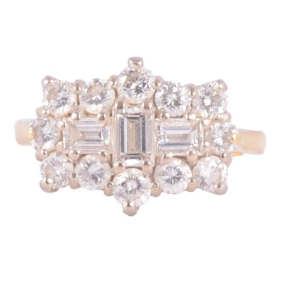 Lot 97 - A diamond cluster ring.