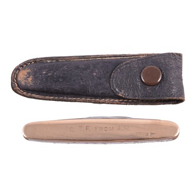 Lot 391 - Horse racing interest - a 9 carat yellow gold penknife, Walker & Hall, Sheffield 1914.