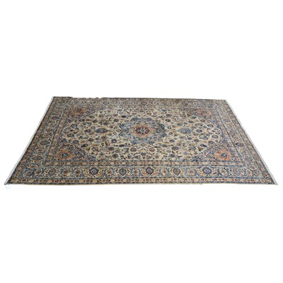 Lot 454 - Kashan carpet