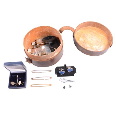 Lot 219 - 9ct gold pin, pair of 9ct gold cufflinks and similar tie pin, other dress cufflinks etc., in a leather box.