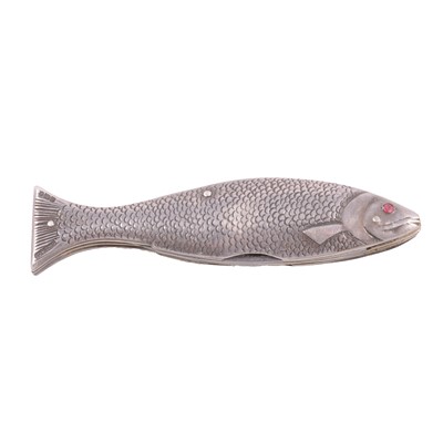 Lot 392 - A silver novelty fish design penknife, G W Lewis & Co, Birmingham 1933.