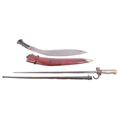 Lot 180 - French lebel bayonet and a Kukri