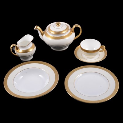 Lot 64 - Minton Buckingham pattern part table service.