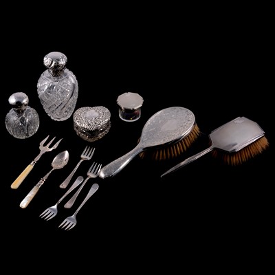 Lot 256 - Silver mounted dressing table accessories, etc.