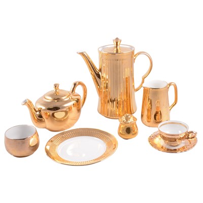 Lot 122 - Royal Worcester, a Gold Lustre part dinner and tea service, together with similar Royal Winton ware