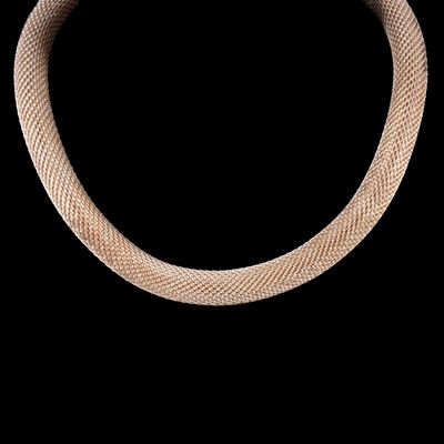 Lot 464 - A large silver mesh necklace, and a cultured freshwater pearl necklace with gold clasp.